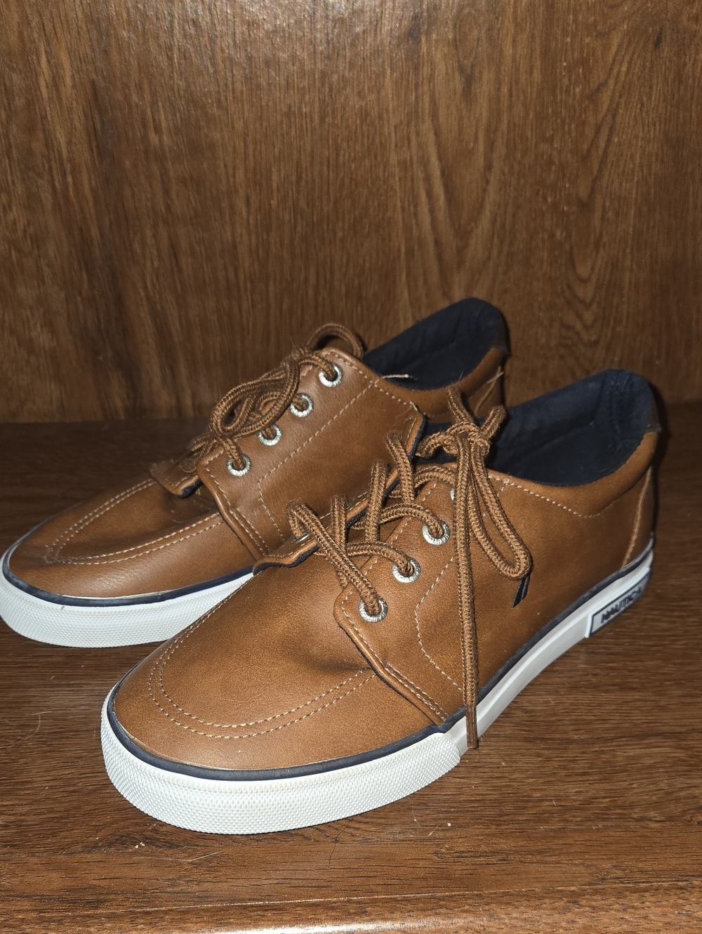 Nautica Boys' Brown Low-Top Lace-Up Dress Sneakers